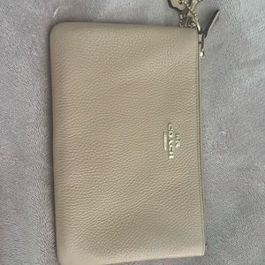 Women’s coach wristlet